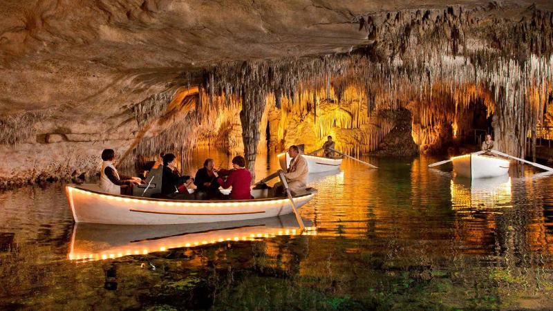visit drach caves in manacor
